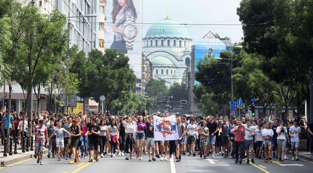 Матурски тестови украдени на путу до школа?